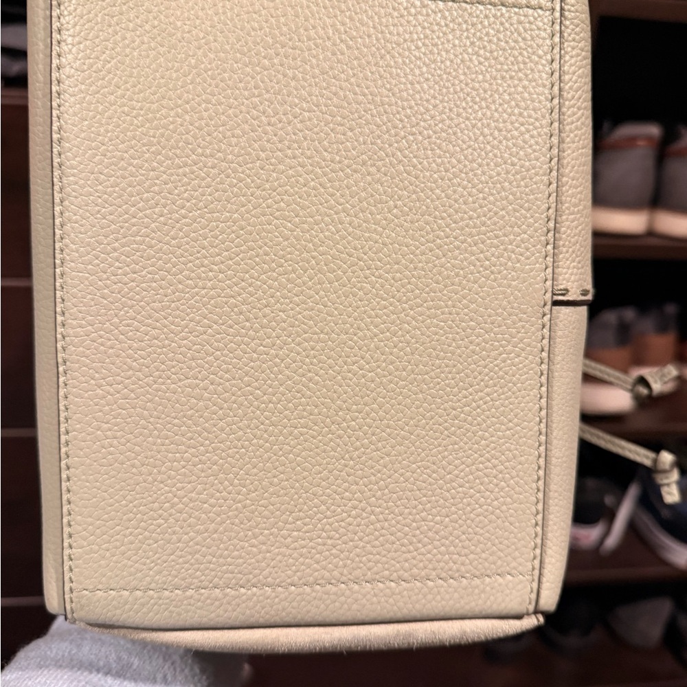 Tory Burch McGraw Dragonfly Sage Green Leather Drawstring Shoulder Tote - Picture 7 of 10